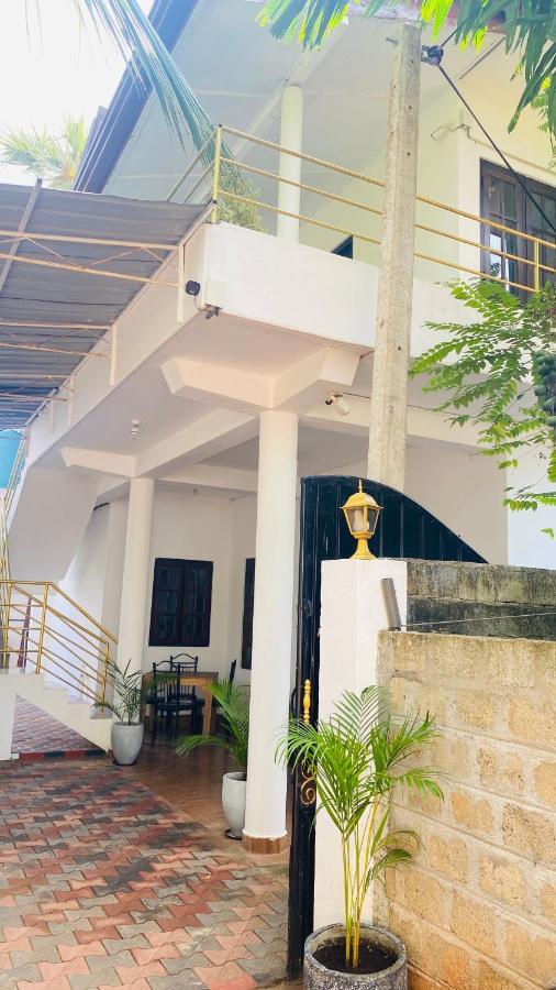 Lali Beach Villa Trincomalee Exterior foto